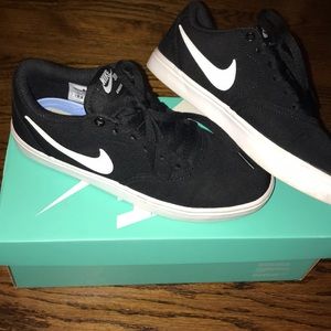 Nike SB Check Solar Canvas Sneakers